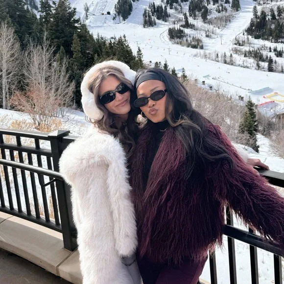 Bo + Tee white earmuffs - Picture 2 of 3